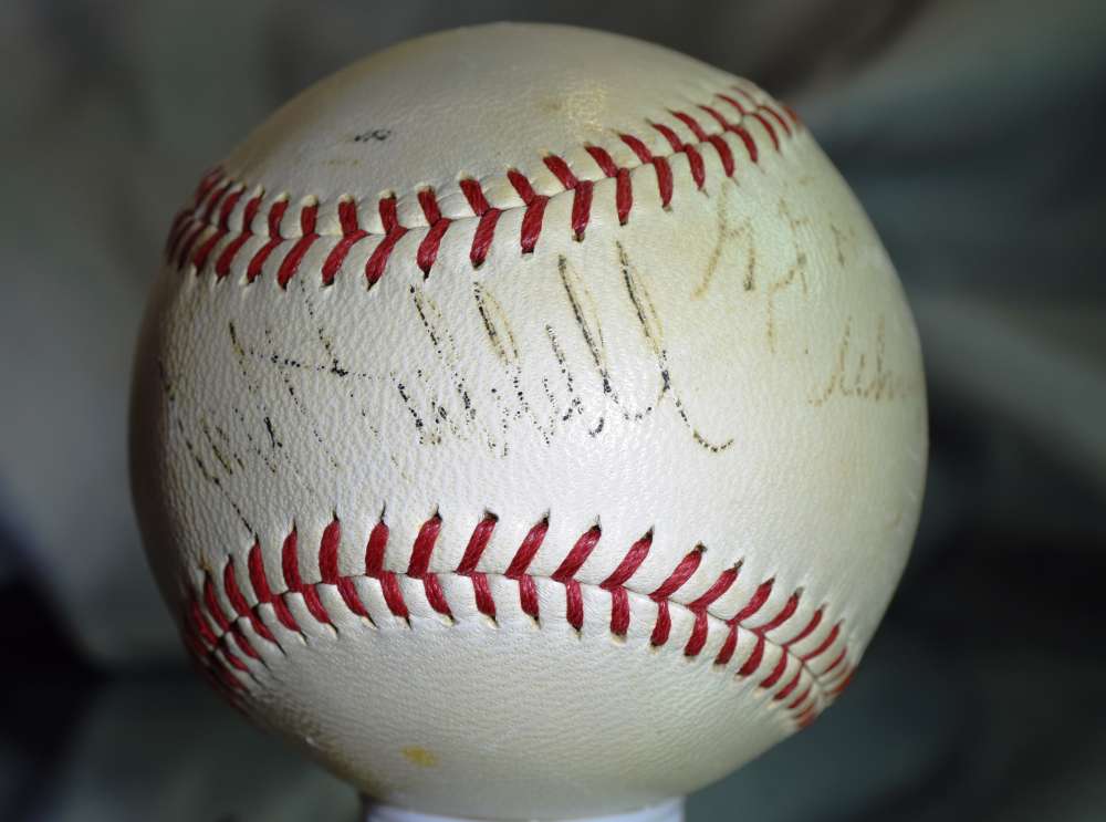 Carl Hubbell Jsa Frick Spalding National League Autograph Baseball Signed