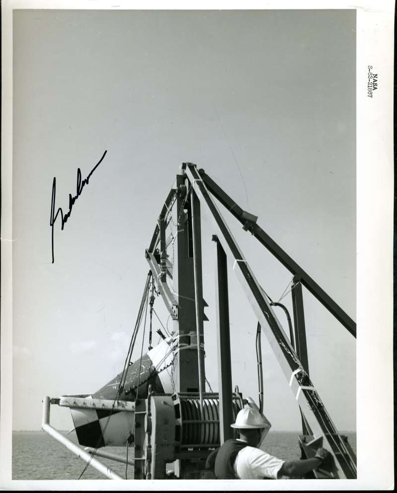Gordon Cooper Jsa Cert Hand Signed 8x10 Photo Autograph Authentic