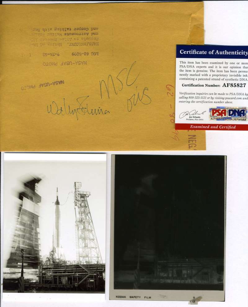 Wally Schirra Psa Dna Coa Hand Signed 1962 Nasa Negative Sleeve With Photo Autograph
