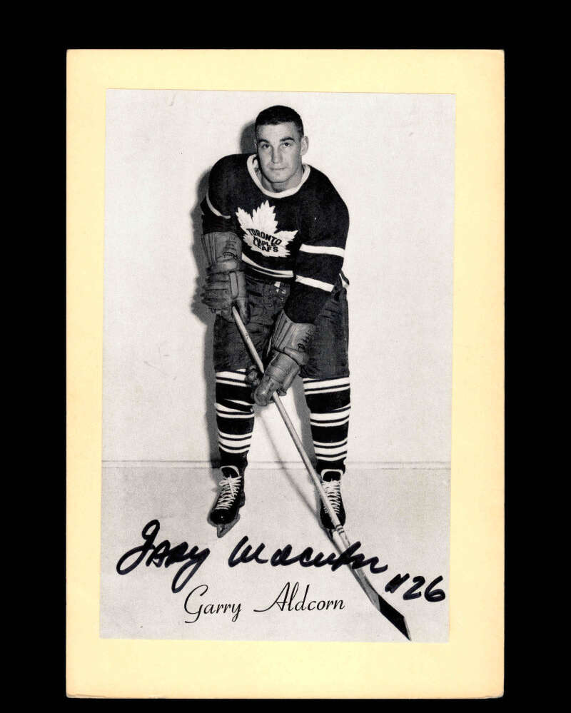 Garry Aldcorn Signed 1944-63 Beehive Photo 5x7 Premium Toronto Maple Leafs Autograph