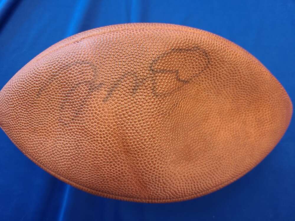 JOE MONTANA Upper Deck Coa Signed  Wilson Game Football