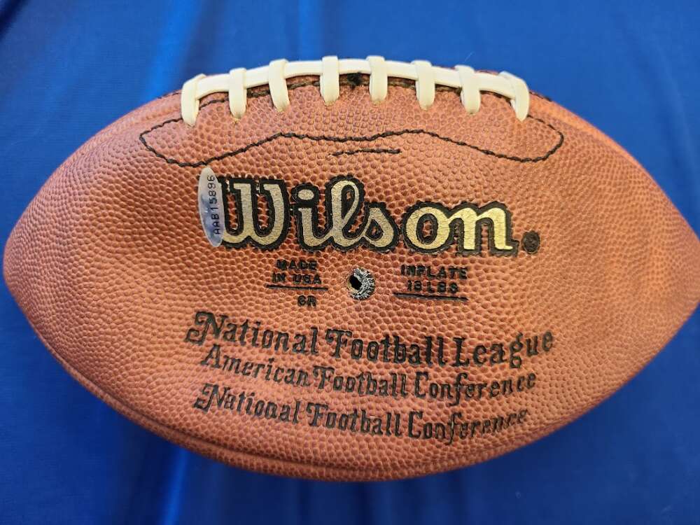 JOE MONTANA Upper Deck Coa Signed  Wilson Game Football