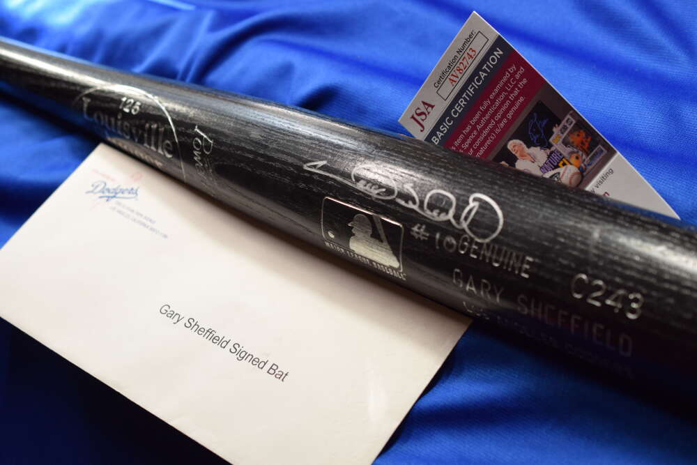 Gary Sheffield JSA And Dodgers COA Autograph Louisville Slugger Bat Signed Game Issued