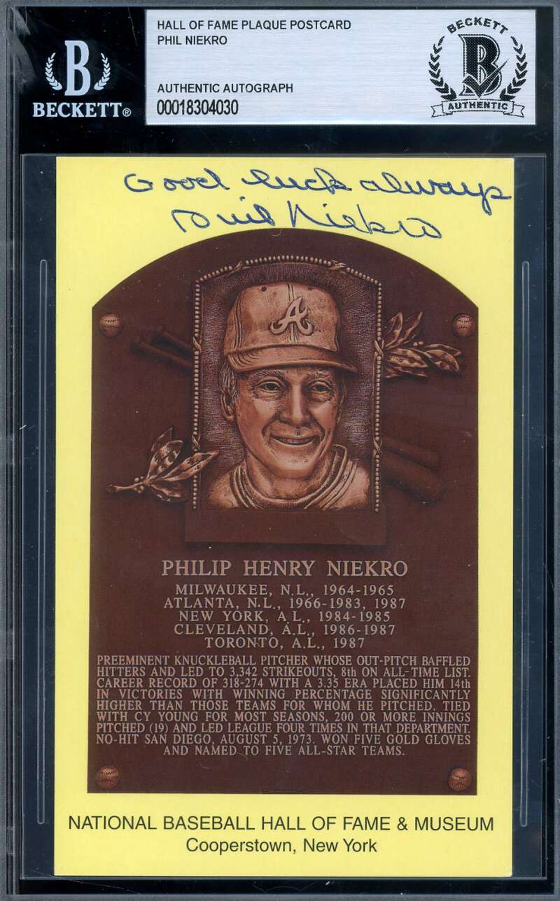 Phil Niekro Beckett BAS Signed Gold Hall of Fame Plaque Postcard Autograph