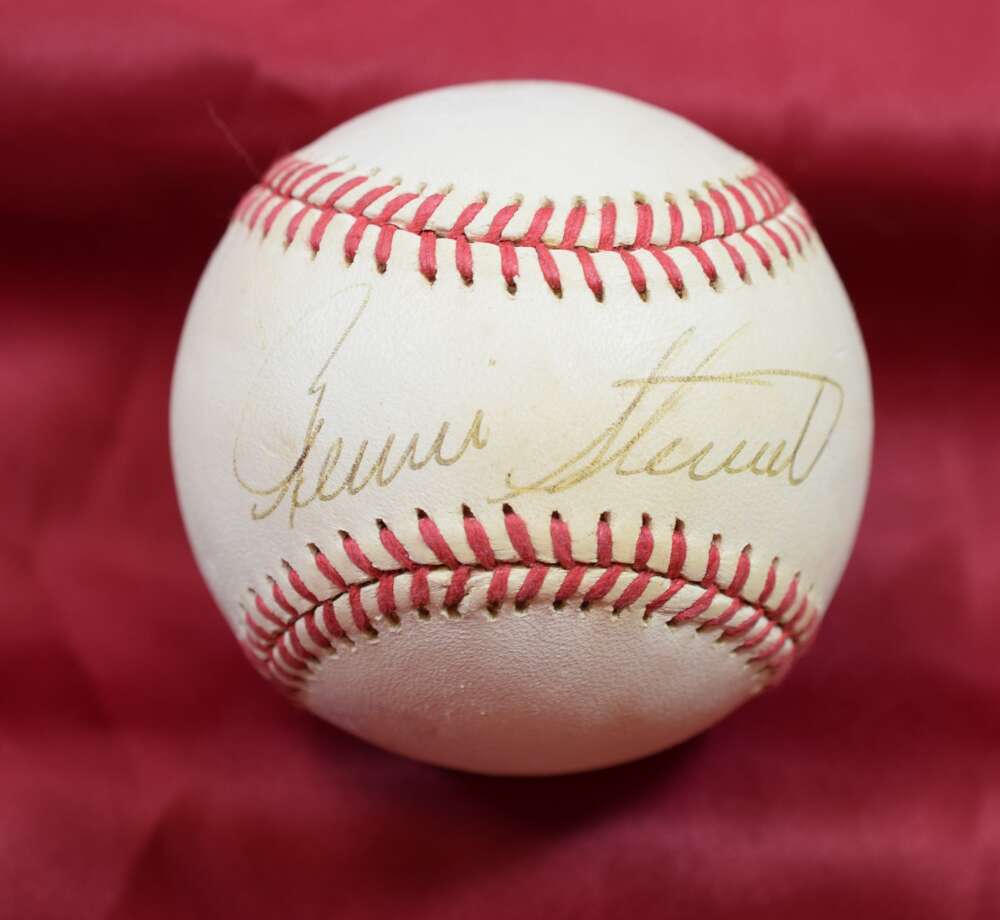 Rennie Stennett Autograph National League ONL Signed Baseball