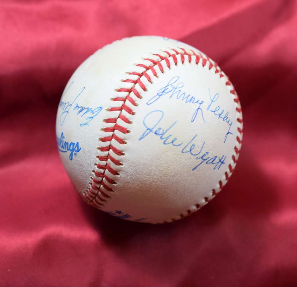 Doerr Ferrell Pesky Wyatt Autograph American League OAL Signed by 5 Baseball