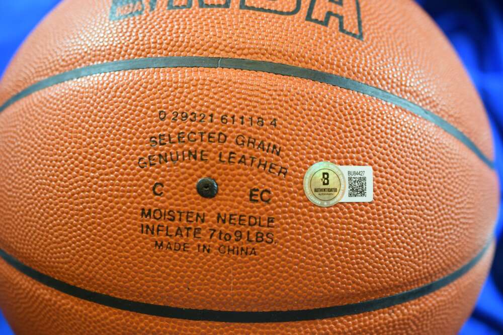 Julius Erving Beckett BAS Autograph Official Leather Basketball Signed