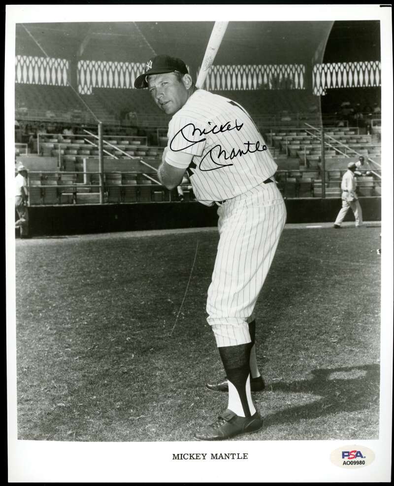 Mickey Mantle PSA DNA Loa Signed 8x10 Photo Autograph Yankees