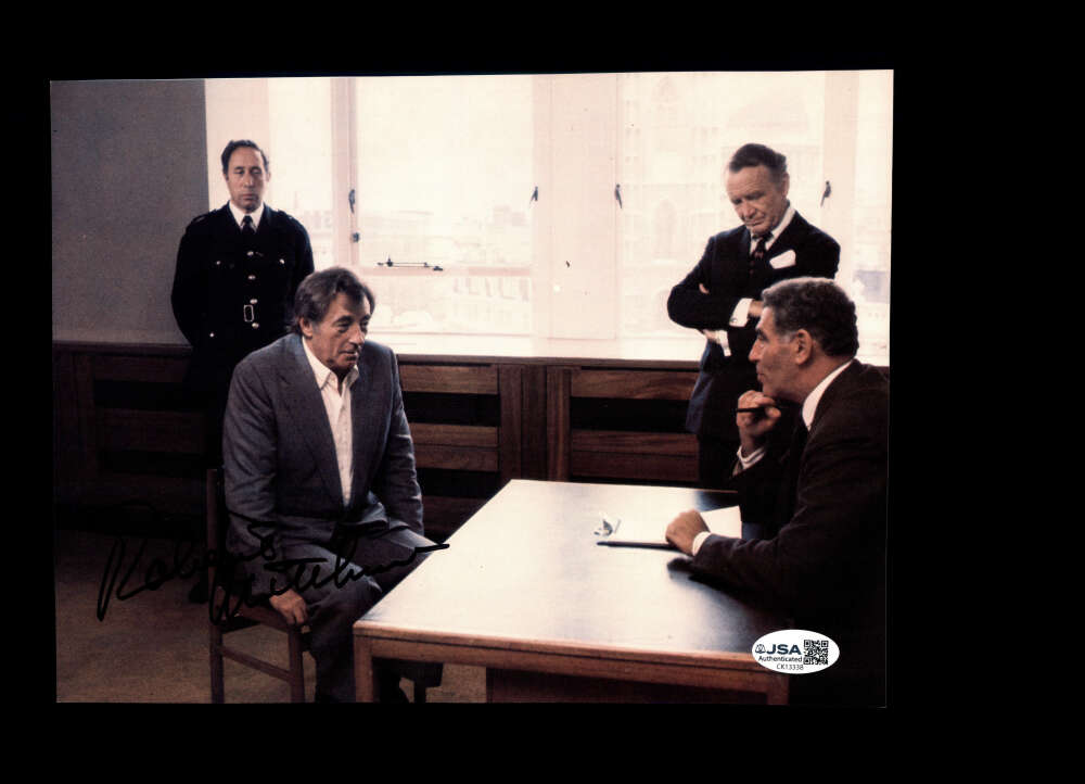 Robert Mitchum JSA Coa Signed 7x10 Photo Autograph