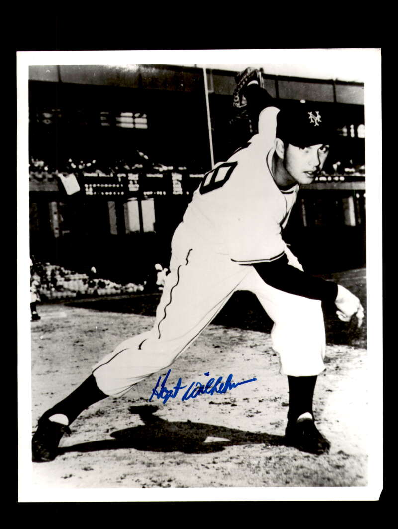 Hoyt Wilhelm Signed 8x10 Photo Autograph Giants