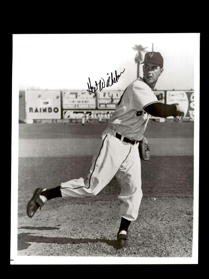 Hoyt Wilhelm Signed 8x10 Photo Autographed Giants