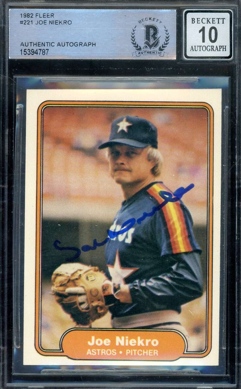 Joe Niekro Gem Mint 10 Beckett BAS Signed 1982 Fleer Autograph