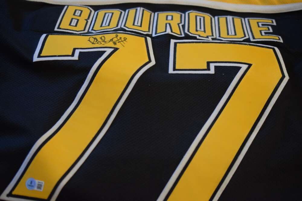 Ray Bourque Beckett BAS Autograph Bruins Jersey Signed