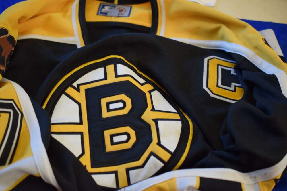 Ray Bourque Beckett BAS Autograph Bruins Jersey Signed