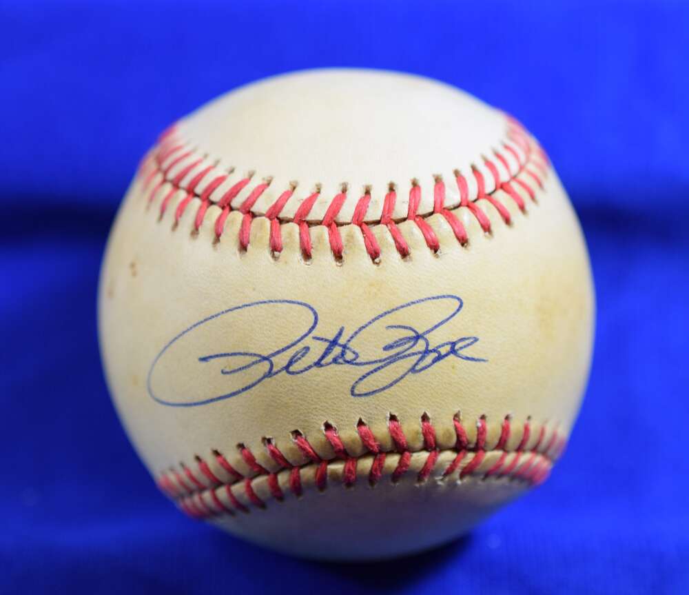Pete Rose PSA DNA Autograph National League Feeney Signed Baseball ONL 4