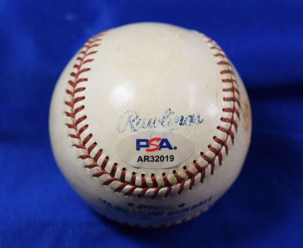 Derek Jeter PSA DNA Autograph Game Used Major League Signed Baseball