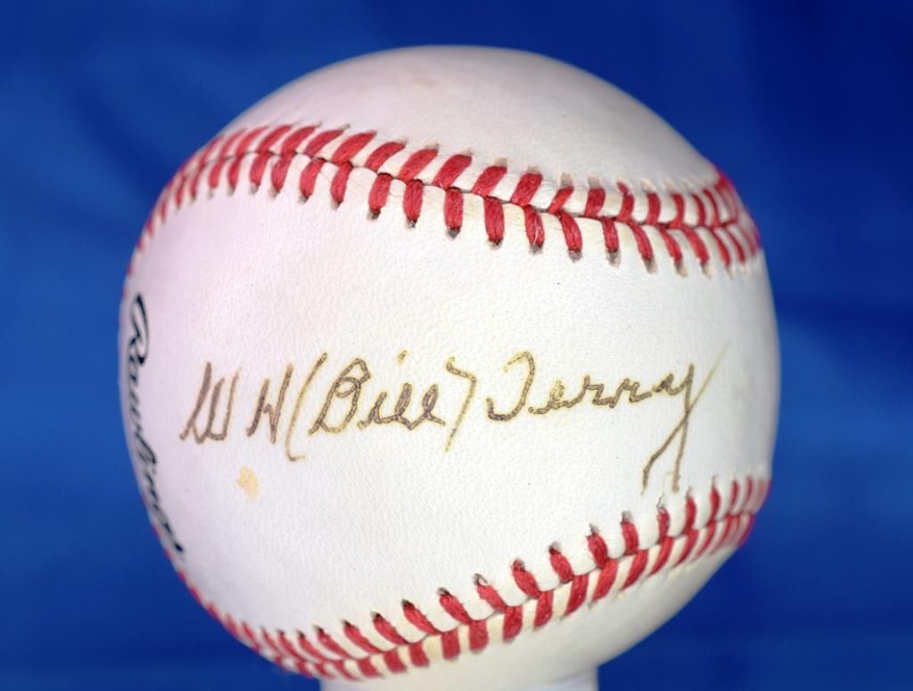 Bill Terry Psa/dna Authenticated Signed National League Baseball Autograph